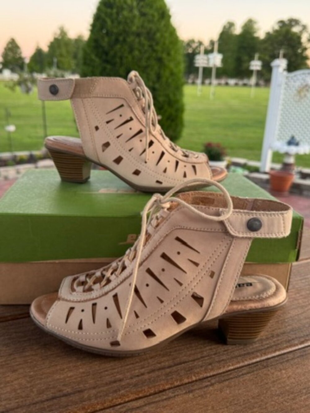 EARTH NUBUCK LEATHER LACE-UP SANDALS KRISTEN 6W